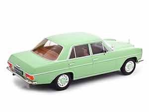 MERCEDES W115 220 D 1972 LIGHT GREEN — фото 2