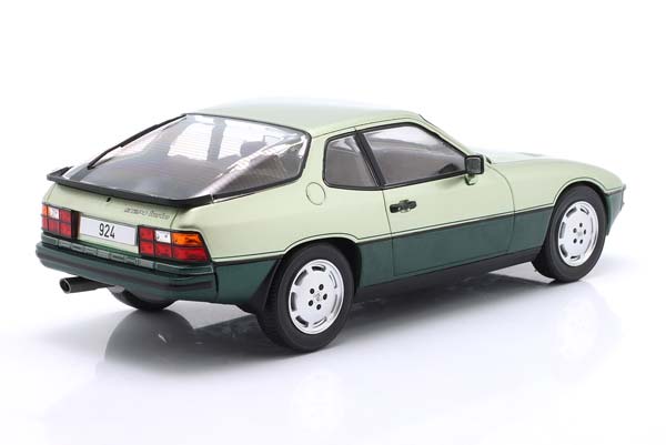 PORSCHE 924 TURBO YEAR 1979 LIGHT GREEN / DARK GREEN / ПОРШЕ 924 ТУРБО СВЕТЛО-ЗЕЛЕНЫЙ ТЕМНО-ЗЕЛЕНЫЙ — фото 2