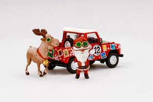 LAND ROVER DEFENDER 90 PICKUP 2021 CHRISTMAS EDITION / ЛЭНД РОВЕР ДИФЕНДЕР С 2-МЯ ФИГУРКАМИ (ДЛИНА МОДЕЛИ 6-10 СМ) — фото 2