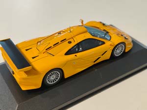 MCLAREN F1 GTR LONG TAIL 1996 ЖЕЛТЫЙ (БОКС МОЖЕТ ИМЕТЬ ПОТЕРТОСТИ ИЛИ ТРЕЩИНЫ) — фото 2