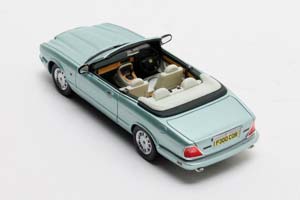DAIMLER CORSICA CONCEPT CONVERTIBLE 1995 LIGHTGREEN-METALLIC — фото 4