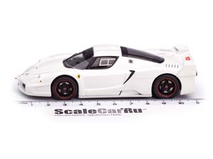 FERRARI FXX 2008 WHITE PEARL MICA /BLACK RIMS — фото 2