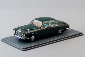 JAGUAR 420 1967 GREEN