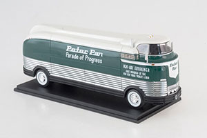 GM FUTURLINER DARK GREEN/WHITE PARADE OF PROGRESS WITHOUT SHOWCASE — фото 6