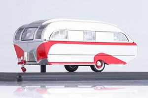 AERO FLITE FALCON TRAVEL TRAILER 1947 SILVER/RED — фото 6