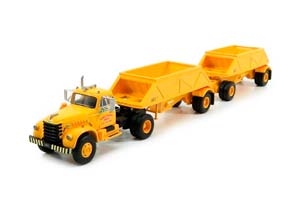 DIAMOND T 921 СЕДЕЛЬНЫЙ ТЯГАЧ С ДВОЙНЫМ ПОЛУПРИЦЕПОМ 1955 ЖЕЛТЫЙ