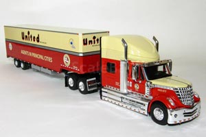 INTERNATIONAL LONESTAR TRUCK 2010 RED/BEIGE / ИНТЕРНЕШНЛ ЛОНСТАР — фото 3