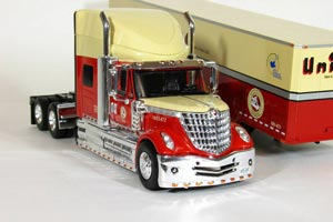 INTERNATIONAL LONESTAR TRUCK 2010 RED/BEIGE / ИНТЕРНЕШНЛ ЛОНСТАР — фото 9