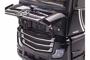 MERCEDES-BENZ ACTROS GIGASPACE 4X2 СЕДЕЛЬНЫЙ ТЯГАЧ, (С РАБОТАЮЩИМ СВЕТОМ) ЧЕРНЫЙ С РИСУНКОМ МЕРСЕДЕС — фото 11