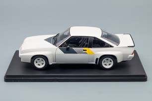 OPEL MANTA B 400 1981 WHITE GREY YELLOW — фото 6