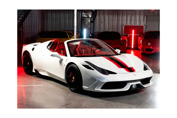 FERRARI 458 SPECIALE A SPIDER BIANCO ITALIA WITH BLACK/RED STRIPE / ФЕРРАРИ 458 СПЕКИАЛЕ А СПАЙДЕР ИТАЛИА ПОЛОСА 1:18 КРАСНЫЙ