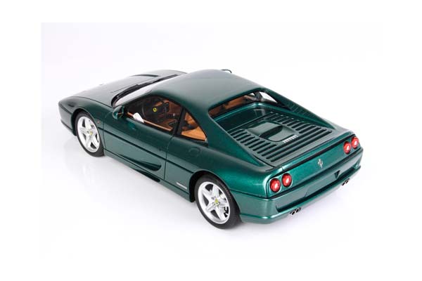FERRARI F355 BERLINETTA 1994 MANUAL GEAR VERDE PINO METALLIC - BEIGE INTERIOR / ФЕРРАРИ Ф355 БЕРЛИНЕТТА 1994 МЕХАНИКА ПИНО МЕТАЛЛИК 1:18 ЗЕЛЕНЫЙ — фото 3