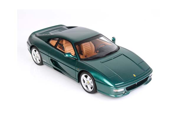 FERRARI F355 BERLINETTA 1994 MANUAL GEAR VERDE PINO METALLIC - BEIGE INTERIOR / ФЕРРАРИ Ф355 БЕРЛИНЕТТА 1994 МЕХАНИКА ПИНО МЕТАЛЛИК 1:18 ЗЕЛЕНЫЙ — фото 4