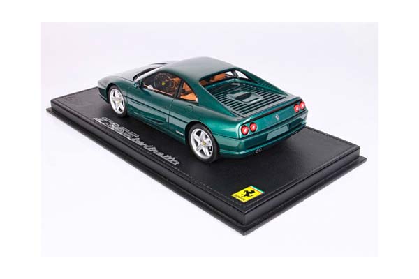 FERRARI F355 BERLINETTA 1994 MANUAL GEAR VERDE PINO METALLIC - BEIGE INTERIOR / ФЕРРАРИ Ф355 БЕРЛИНЕТТА 1994 МЕХАНИКА ПИНО МЕТАЛЛИК 1:18 ЗЕЛЕНЫЙ — фото 2