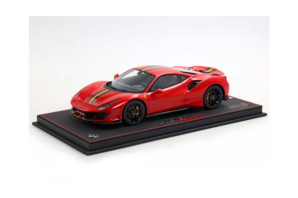 FERRARI 488 PISTA ROSSO CORSA WITH CARBON WHEELS AND YELLOW STRIPE / ФЕРРАРИ 488 ПИСТА КАРБОН КОЛЕСА ПОЛОСА 1:18 КРАСНЫЙ