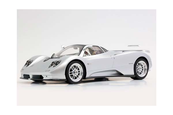 PAGANI ZONDA C12 001 1999 SILVER 20TH ANNIVERSARY RESTORATION / ПАГАНИ ЗОНДА К12 001 1999 20ТХ АННИВЕРСАРИ РЕСТОРАТИОН 1:18 СЕРЕБРИСТЫЙ — фото 3