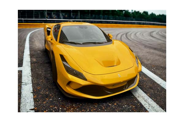FERRARI F8 TRIBUTO GIALLO TRISTRATO WITH BLACK BRAKES / ФЕРРАРИ Ф8 ТРИБУТО ТРИСТРАТО БРАКЕС 1:18 ЖЕЛТЫЙ
