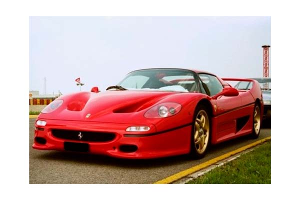FERRARI F50 COUPE RED AND GOLD RIMS / ФЕРРАРИ Ф50 КУПЕ ДИСКИ 1:18 КРАСНЫЙ
