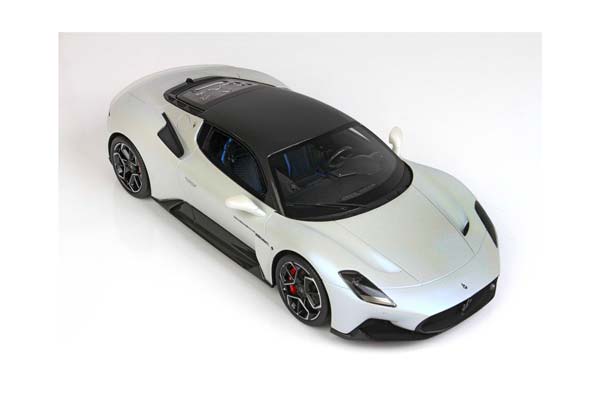 MASERATI MC20 BIANCO AUDACE/CARBON ROOF / МАЗЕРАТИ МС20 АУДАКЕ КАРБОН РООФ 1:18 БЕЛЫЙ — фото 3