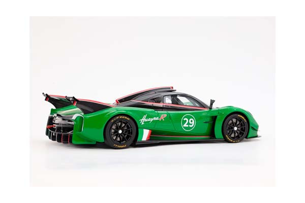 PAGANI HUAYRA R GLOSS BLACK CARBON E GREEN GRASS / ПАГАНИ ХУАЙРА Р ГЛОСС КАРБОН Е ГРАСС 1:18 ЗЕЛЕНЫЙ — фото 7