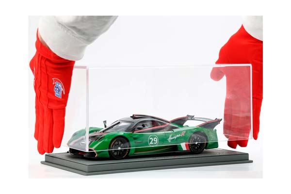 PAGANI HUAYRA R GLOSS BLACK CARBON E GREEN GRASS / ПАГАНИ ХУАЙРА Р ГЛОСС КАРБОН Е ГРАСС 1:18 ЗЕЛЕНЫЙ — фото 2