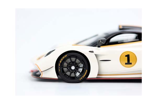 PAGANI HUAYRA R WHITE BENNY AND GLOSS CARBON ROOF / ПАГАНИ ХУАЙРА Р БЕННИ ГЛОСС КАРБОН РООФ 1:18 БЕЛЫЙ — фото 4