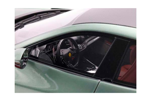 FERRARI PUROSANGUE PERSONAL CAR PIERO LARDI FERRARI DORA GREEN - CARBON ROOF - GENUINE LEATHER BASE / ФЕРРАРИ ПУРОСАНГВЕ ПЕРСОНАЛ КАР ПИЕРО ЛАРДИ ФЕРРАРИ ДОРА 1:18 ЗЕЛЕНЫЙ — фото 4