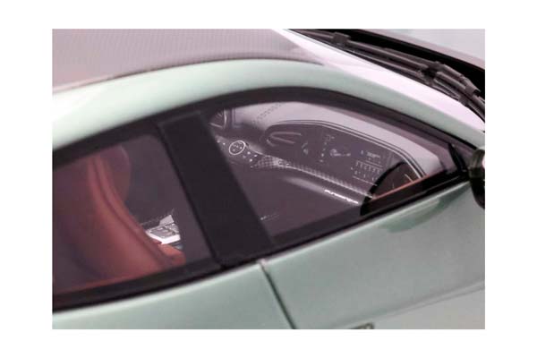 FERRARI PUROSANGUE PERSONAL CAR PIERO LARDI FERRARI DORA GREEN - CARBON ROOF - GENUINE LEATHER BASE / ФЕРРАРИ ПУРОСАНГВЕ ПЕРСОНАЛ КАР ПИЕРО ЛАРДИ ФЕРРАРИ ДОРА 1:18 ЗЕЛЕНЫЙ — фото 5