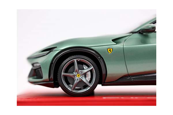 FERRARI PUROSANGUE PERSONAL CAR PIERO LARDI FERRARI DORA GREEN - CARBON ROOF - GENUINE LEATHER BASE / ФЕРРАРИ ПУРОСАНГВЕ ПЕРСОНАЛ КАР ПИЕРО ЛАРДИ ФЕРРАРИ ДОРА 1:18 ЗЕЛЕНЫЙ — фото 6