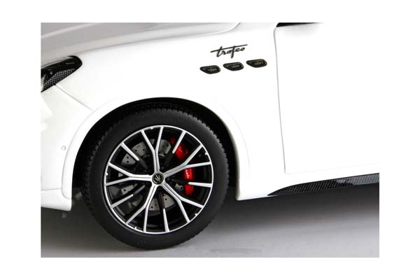 MASERATI GRECALE TROFEO WHITE / МАЗЕРАТИ ГРЕКАЛЕ ТРОФЕО 1:18 БЕЛЫЙ — фото 5