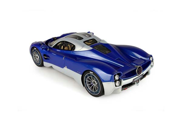 PAGANI UTOPIA M208 BLUE METALLIZZATO / ПАГАНИ УТОПИЯ М208 МЕТАЛЛИЗЗАТО 1:18 СИНИЙ — фото 5