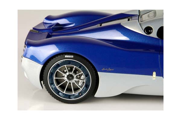 PAGANI UTOPIA M208 BLUE METALLIZZATO / ПАГАНИ УТОПИЯ М208 МЕТАЛЛИЗЗАТО 1:18 СИНИЙ — фото 9