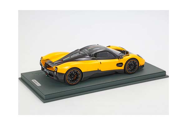 PAGANI UTOPIA GIALLO GINEVRA / ПАГАНИ УТОПИЯ 1:18 ЖЕЛТЫЙ — фото 2