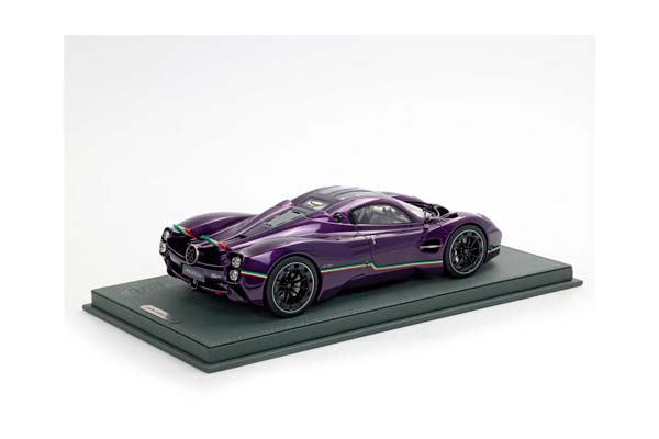 PAGANI UTOPIA COUPE VIOLA HONG KONG NEW VERSION / ПАГАНИ УТОПИЯ КУПЕ ХОНГ КОНГ НЕВ ВЕРСИОН 1:18 ФИОЛЕТОВЫЙ — фото 3