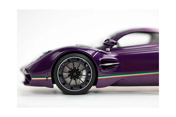 PAGANI UTOPIA COUPE VIOLA HONG KONG NEW VERSION / ПАГАНИ УТОПИЯ КУПЕ ХОНГ КОНГ НЕВ ВЕРСИОН 1:18 ФИОЛЕТОВЫЙ — фото 7