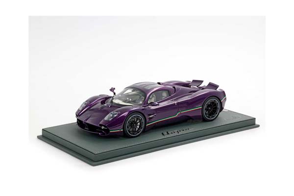 PAGANI UTOPIA COUPE VIOLA HONG KONG NEW VERSION / ПАГАНИ УТОПИЯ КУПЕ ХОНГ КОНГ НЕВ ВЕРСИОН 1:18 ФИОЛЕТОВЫЙ
