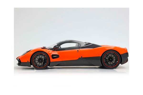 PAGANI UTOPIA COUPE ARANCIO MARBELLA / ПАГАНИ УТОПИЯ КУПЕ МАРБЕЛЛА 1:18 ОРАНЖЕВЫЙ — фото 4