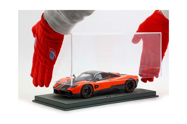 PAGANI UTOPIA COUPE ARANCIO MARBELLA / ПАГАНИ УТОПИЯ КУПЕ МАРБЕЛЛА 1:18 ОРАНЖЕВЫЙ — фото 2