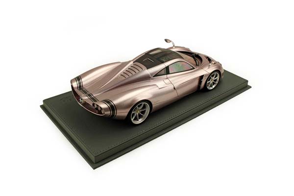 PAGANI HUAYRA CODALUNGA IRIDESCENT BRONZO AYMARA / ПАГАНИ ХУАЙРА КОДАЛУНГА ИРИДЕСКЕНТ АИМАРА 1:18 БРОНЗОВЫЙ — фото 2