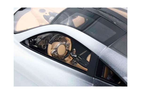 PAGANI HUAYRA CODALUNGA BIANCO MALTA - GRAY SHADE / ПАГАНИ ХУАЙРА КОДАЛУНГА МАЛТА 1:18 БЕЛЫЙ — фото 8