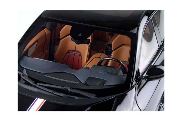 FERRARI PUROSANGUE - PANORAMIC ROOF NERO PUROSANGUE - FRENCH FLAG - RED BASE / ФЕРРАРИ ПУРОСАНГВЕ 1:18 КРАСНЫЙ — фото 7