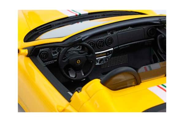 FERRARI 360 MODENA SPIDER AUTOMATIC GEAR GIALLO MODENA - BLACK DAYTONA SEATS - ITALIAN STRIPE - CHALLENGE BACK GRID / ФЕРРАРИ 360 СПАЙДЕР АВТОМАТ 1:18 ЖЕЛТЫЙ — фото 4