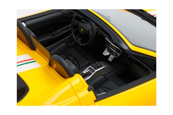 FERRARI 360 MODENA SPIDER AUTOMATIC GEAR GIALLO MODENA - BLACK DAYTONA SEATS - ITALIAN STRIPE - CHALLENGE BACK GRID / ФЕРРАРИ 360 СПАЙДЕР АВТОМАТ 1:18 ЖЕЛТЫЙ — фото 5