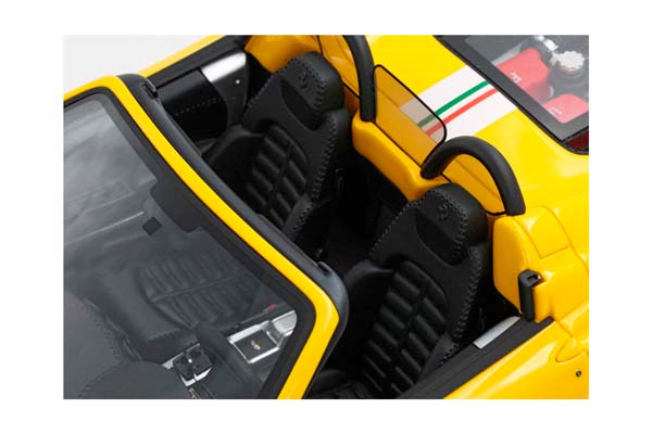 FERRARI 360 MODENA SPIDER AUTOMATIC GEAR GIALLO MODENA - BLACK DAYTONA SEATS - ITALIAN STRIPE - CHALLENGE BACK GRID / ФЕРРАРИ 360 СПАЙДЕР АВТОМАТ 1:18 ЖЕЛТЫЙ — фото 6