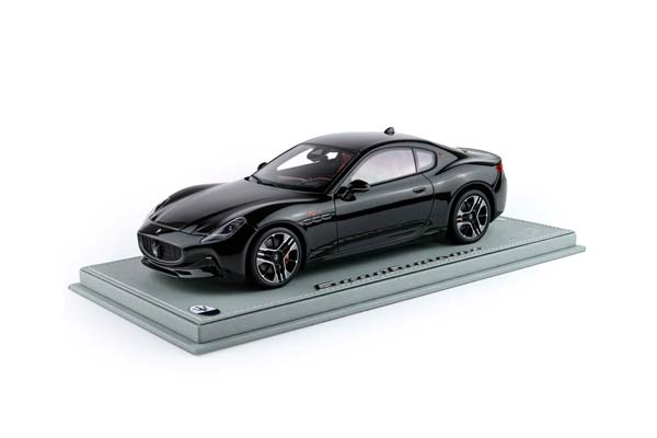 MASERATI GRANTURISMO FOLGORE 2023 NERO ASSOLUTO / МАЗЕРАТИ ГРАНТУРИСМО ФОЛЬГОРЕ 2023 АССОЛУТО 1:18 ЧЕРНЫЙ
