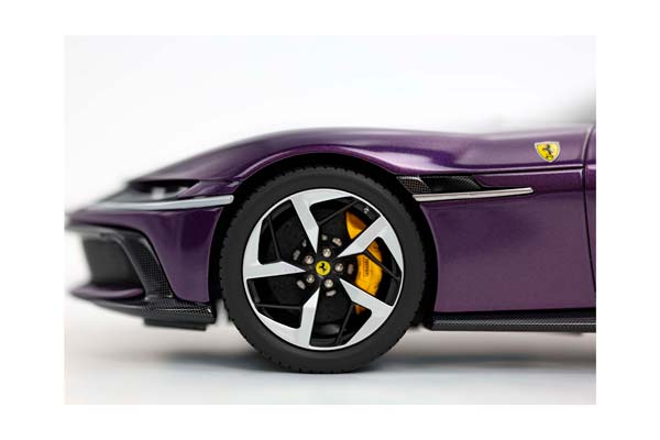 FERRARI 12CILINDRI COUPE VIOLA HONG KONG / ФЕРРАРИ 12КИЛИНДРИ КУПЕ ХОНГ КОНГ 1:18 ФИОЛЕТОВЫЙ — фото 6