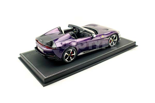 FERRARI 12CILINDRI SPIDER VIOLA HONG KONG / ФЕРРАРИ 12КИЛИНДРИ СПАЙДЕР ХОНГ КОНГ 1:18 ФИОЛЕТОВЫЙ — фото 2