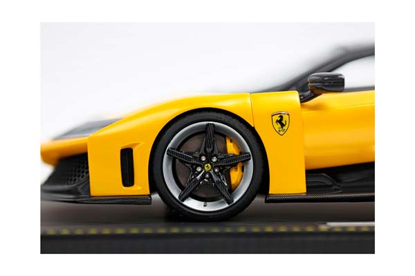 FERRARI F80 GIALLO TRISTRATO YELLOW BRAKES AND BICOLOR RIMS / ФЕРРАРИ Ф80 ТРИСТРАТО БРАКЕС БИКОЛОР ДИСКИ 1:18 ЖЕЛТЫЙ — фото 4