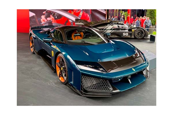 FERRARI F80 FULL CARBON BLUE / ФЕРРАРИ Ф80 ФУЛЛ КАРБОН 1:18 СИНИЙ