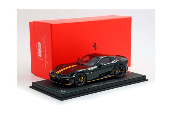 FERRARI 12CILINDRI PANORAMIC ROOF VERDE BRITISH WITH YELLOW STRIPES / ФЕРРАРИ 12КИЛИНДРИ ПАНОРАМНАЯ КРЫША БРИТАНСКИЙ ПОЛОСЫ 1:18 ЖЕЛТЫЙ — фото 10